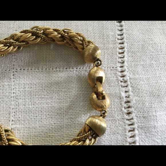 Monet Vintage Double Twist Goldtone Rope Necklace - Picture 4 of 8